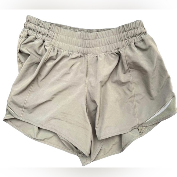 lululemon athletica Pants - Lululemon Hotty Hot High-rise 2.5” lined shorts in OLIVE 🫒 size 8